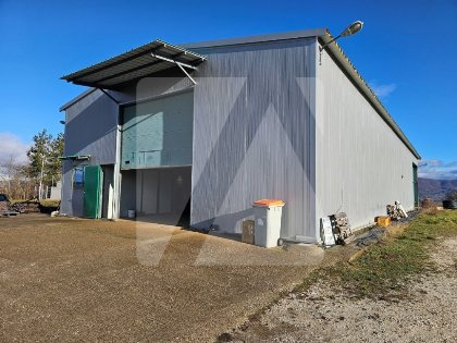 Επαγγελματικό κτίριο προς Ενοικίαση Τσάκωνη, Καστοριάς (κωδ. T-108)